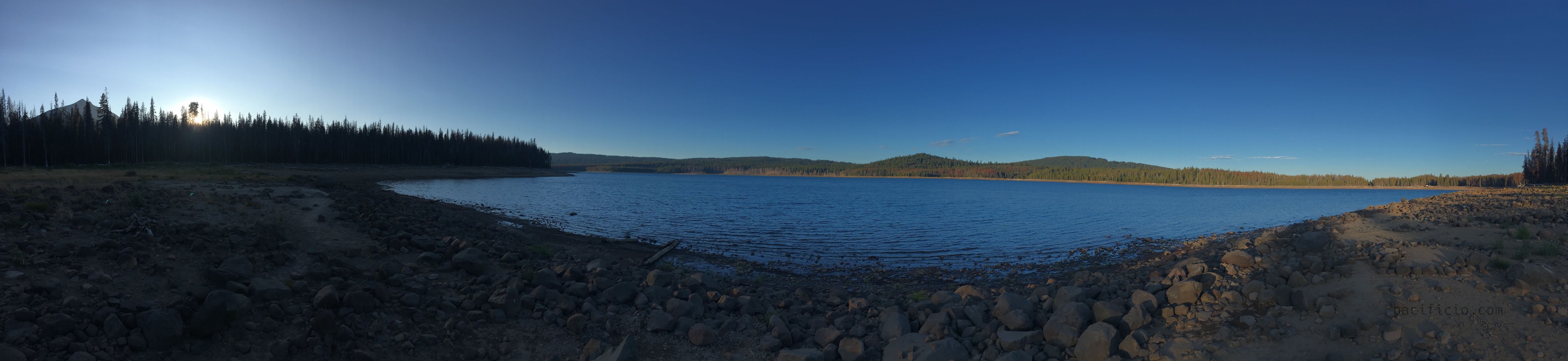fourmile lake oregon and mt mcloughlin panorama